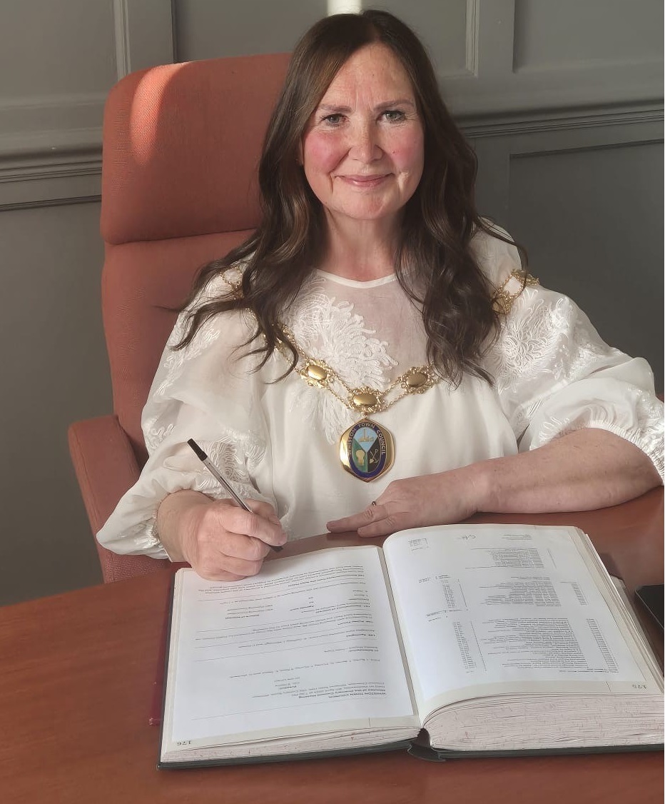 Councillor Joanne Burke, Town Mayor 2025 - 2026